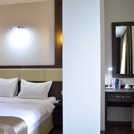 Vlaho Hotel 4*
